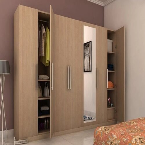 Wardrobe closet